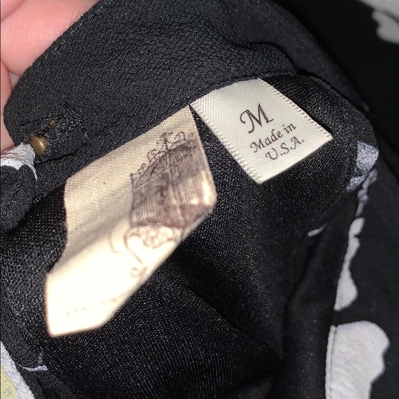 black blouse - Picture 4 of 5